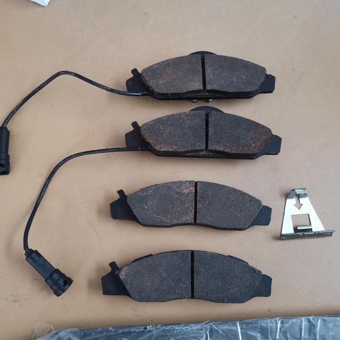 Kampas rem depan ssangyong Musso