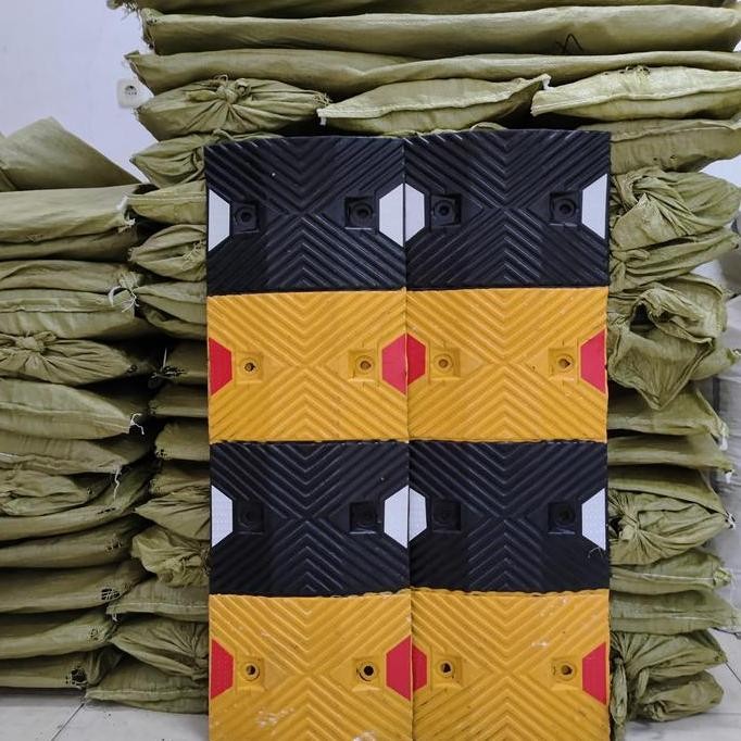 ready Rubber Speed Bump / Polisi Tidur Karet 100355 / Speed Bump