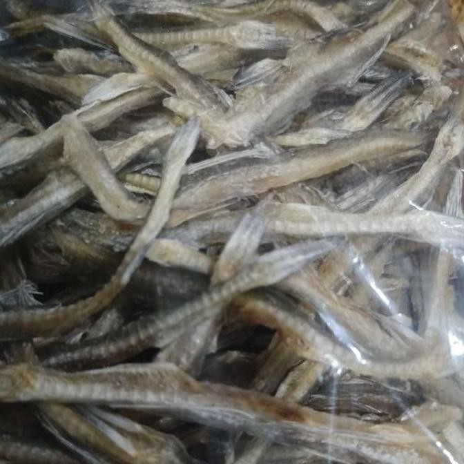 

Siting tiau Ikan Asin Lomek kemasan 500gram khas Sinaboi Bagan / Lumi Asin