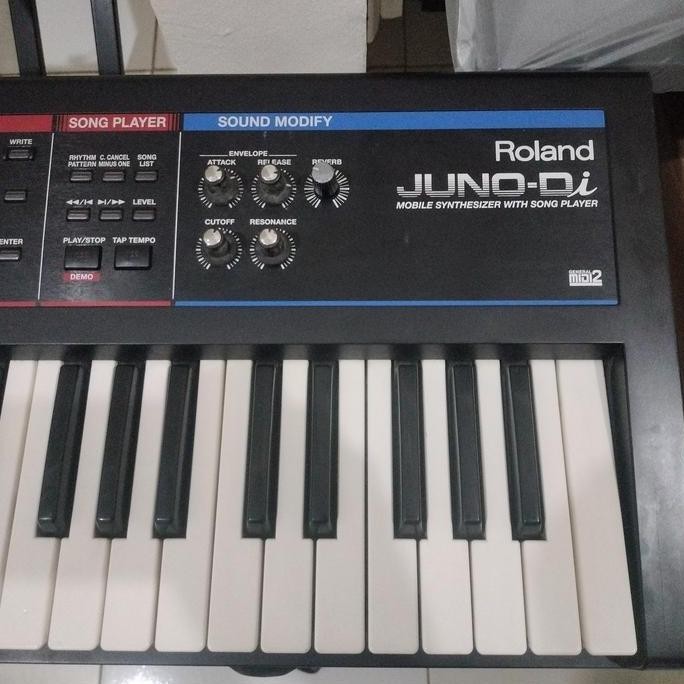 ROLAND JUNO DI Keyboard Synthesizer second good condition