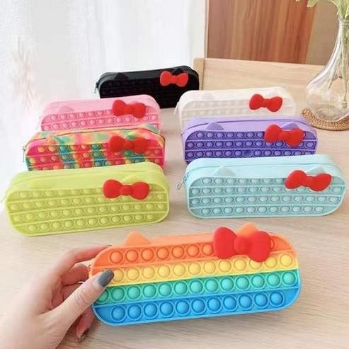 

Tempat Pensil Pop It Kotak Pensil Anak Sekolah Lucu Pita Ribbon Gelembung Pencet Relaxing