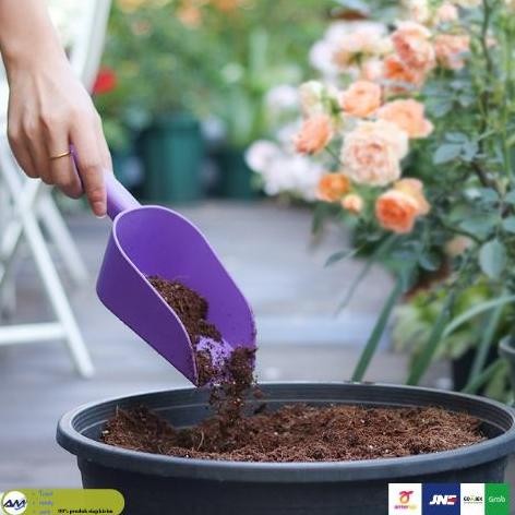 Scoop Sendok Sekop Serok shovel plastik tanah alat berkebun medium 2J