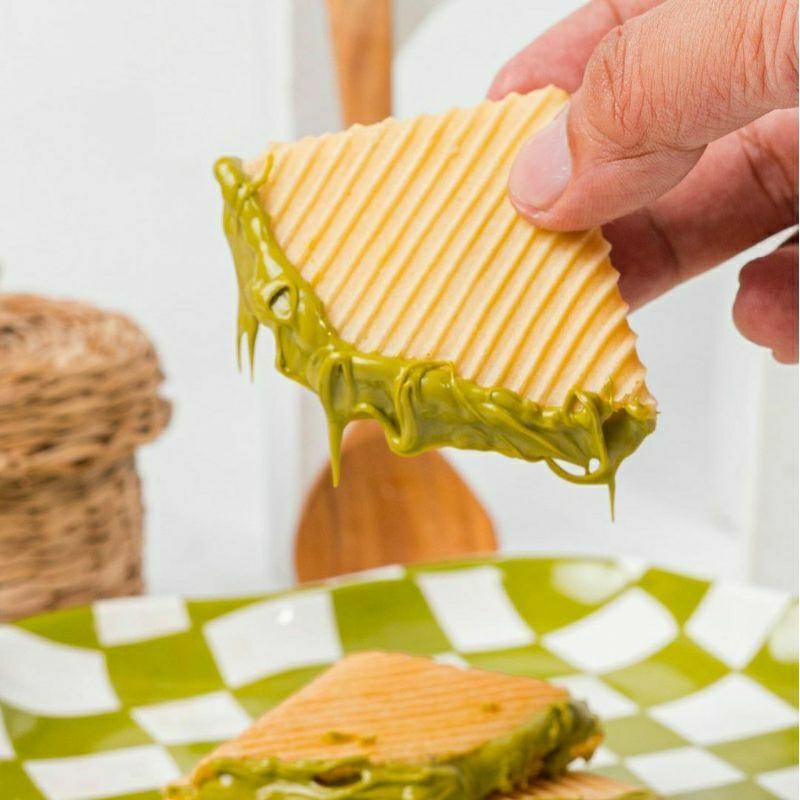 

Lm Crepes Semprong Susu Lembang Coklat, Keju, Tiramisu, Original, Strawberry, Green Tea, Taro| Isi 12 | 165 Gram | Oleh-Oleh Khas Bandung | Crepes Crispy Bandung