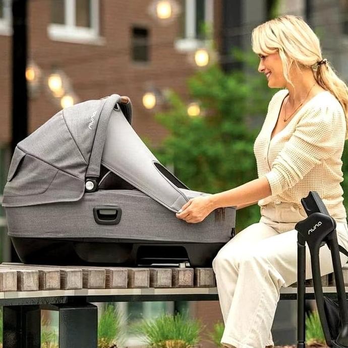 Nuna Cari Aire Bassinet / Carry Coat Nuna / Baby Carrier Nuna  From Baby Newborn