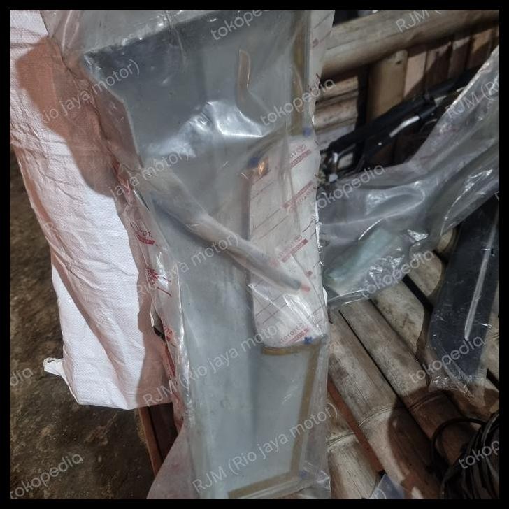 BEST DEAL PZ044-0D560-00 AERO MUDGUARD KIRI DEPAN YARIS ORIGINAL