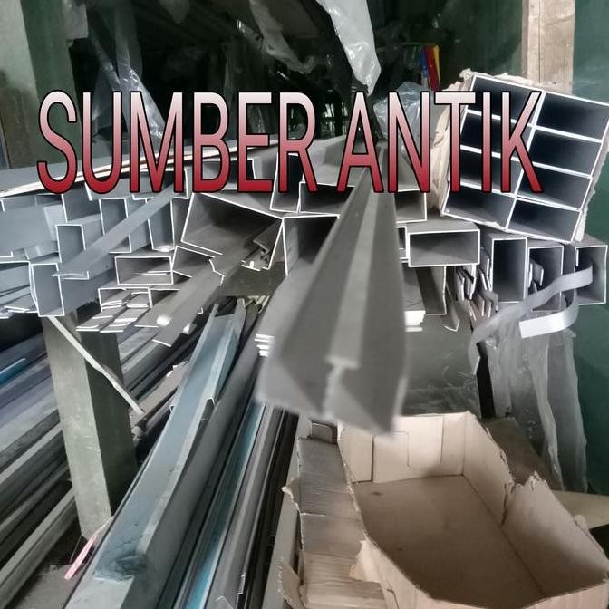 Rel M Sliding Showcase Etalase Aluminium