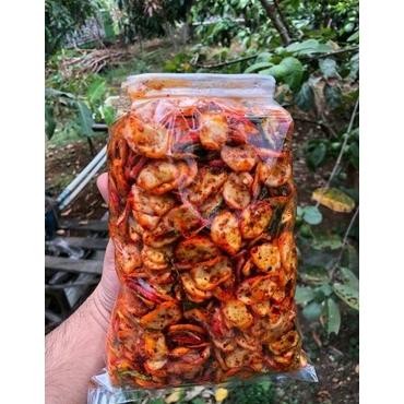 

SEBLAK KRUPUK BAWANG/ KRUPUK JABLAY PEDAS EXTRA DAUN JERUK ISI 1KG Nugi