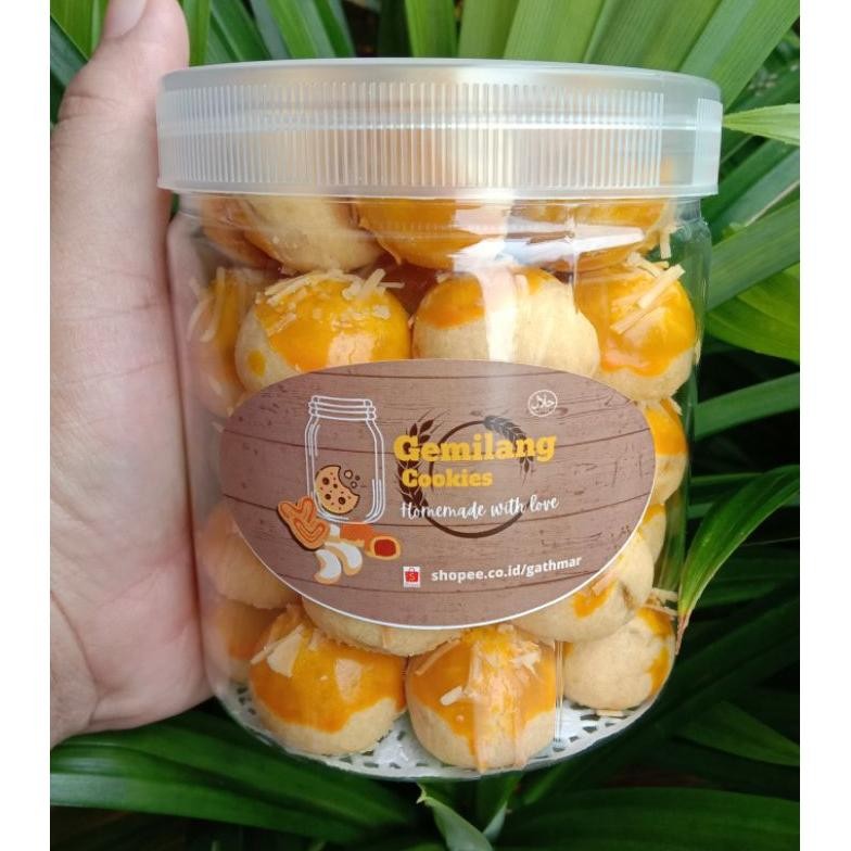 

Nastar Premium 100 % nanas asli Halal dan enak toples 600 ml Nugi