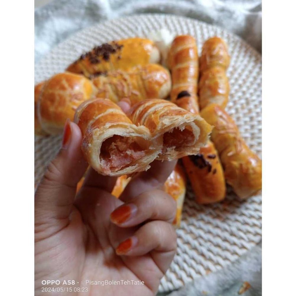 

SOSIS ROLL OLEH-OLEH BANDUNG Nugi