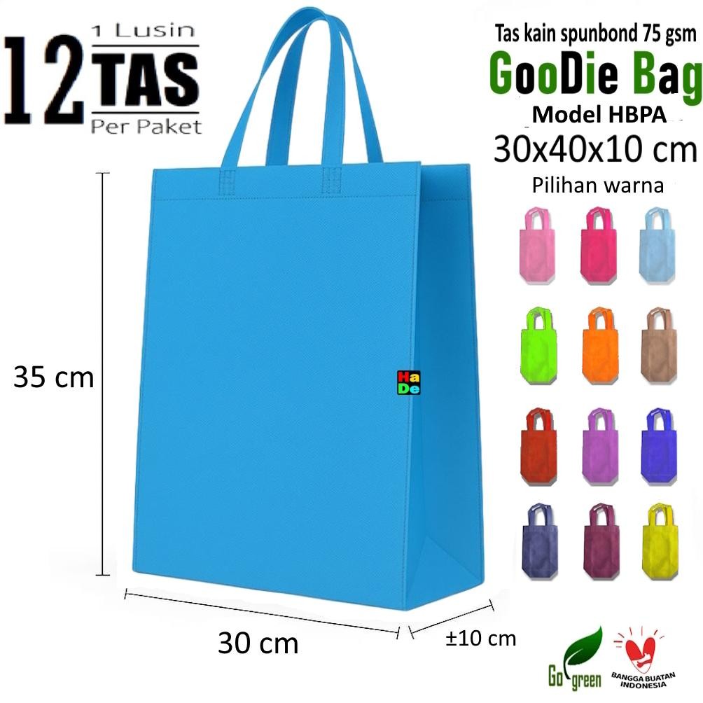

1 Lusinan isi 12 Tas Kain Spunbond Goodie Bag Polos Handle Box / Kotak Ukuran Besar L= 30x40x10 Kantong Belanja Lipat serbaguna , Kemasan sembako Bingkisan Souvenir Parcel Goody Bag Mika Hantaran Hajatan Haji umroh Paparbag Laundry Totebag Pakaian Hade