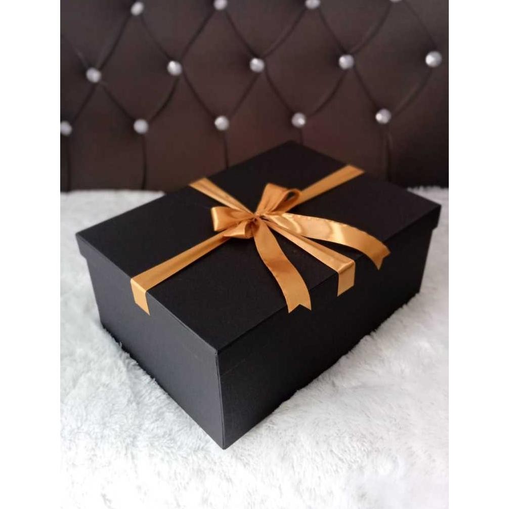 

kotak kado 40x30x18/ berpita Nugi