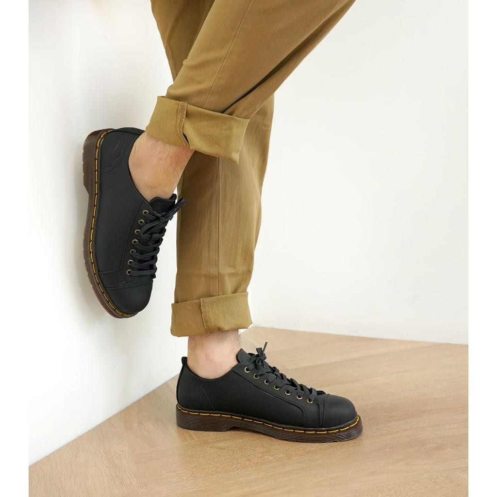 BSIS SEPATU KULIT PRIA SEPATU KULIT HITAM DOFF PRIA SEPATU DOCMART STYLE SEPATU PANTOFEL PRIA SEPATU