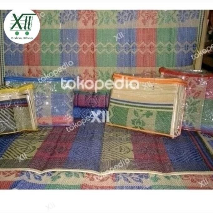 LEiSURE MATT 3 X 4 Meter Tikar Plastik Lipat Serbaguna