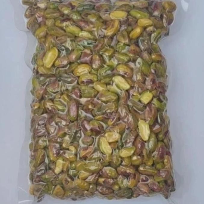

] PISTACHIO NUTS WITHOUT SHELL/ KACANG PISTACHIO TANPA KULIT 20 GRAM