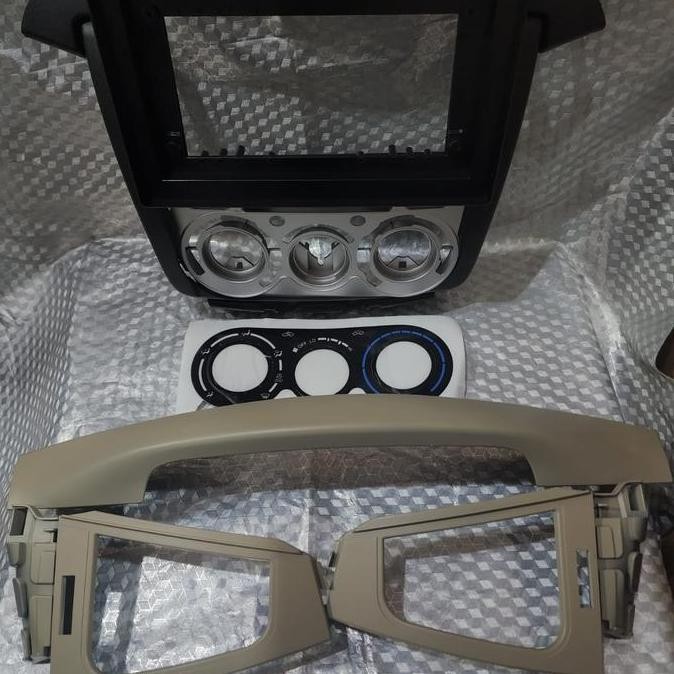 * Frame Head Unit Android 10 Inch Mobil Innova 2005-2010 *