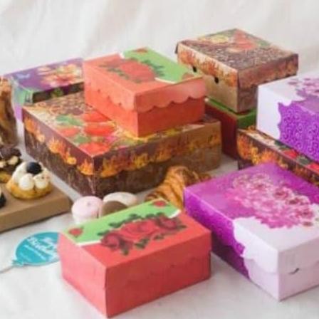 

TERMURAH - [100 lbr] Kardus R10K Cetak Motif Lunch Box Kemasan Makanan