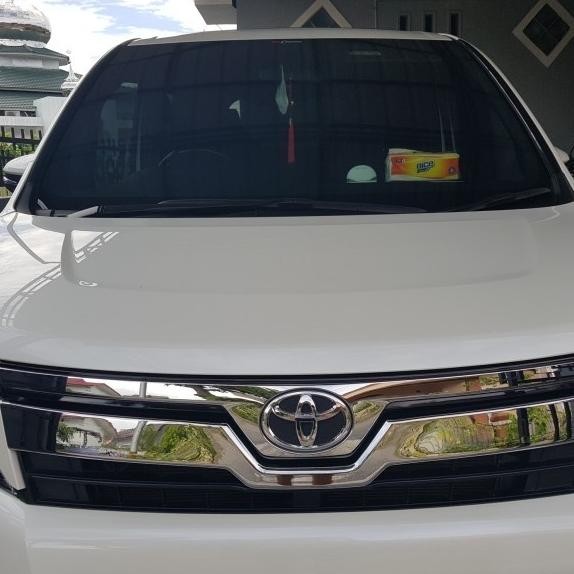 Grill depan voxy front grille cover chrome murah