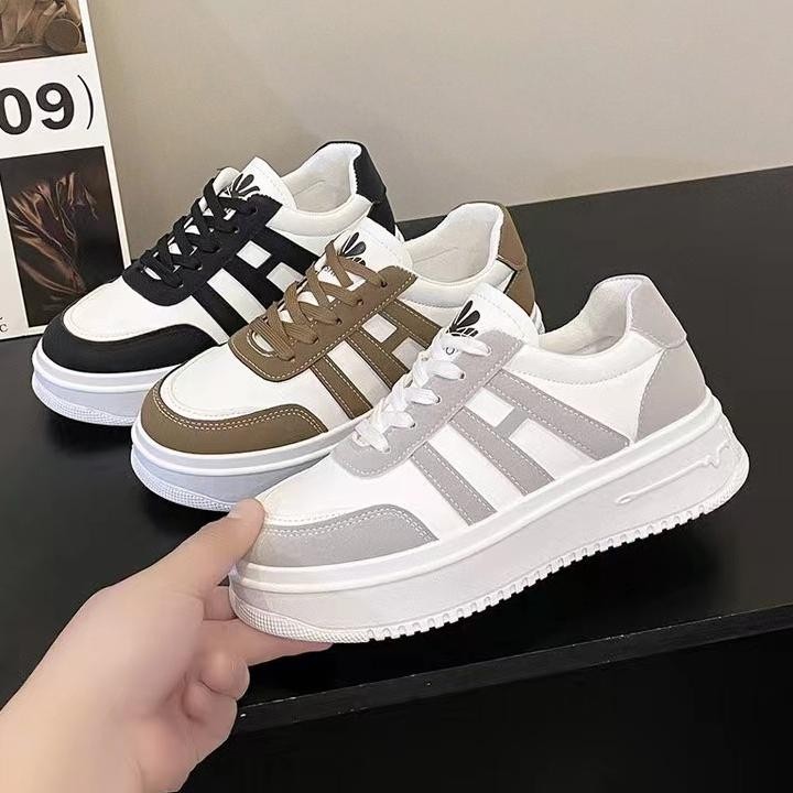 TERLARISSS Sepatu Jalan Kasual Wanita Sehari-Hari Import Terkereen Sepatu Sneakers Kulit Wanita Impo
