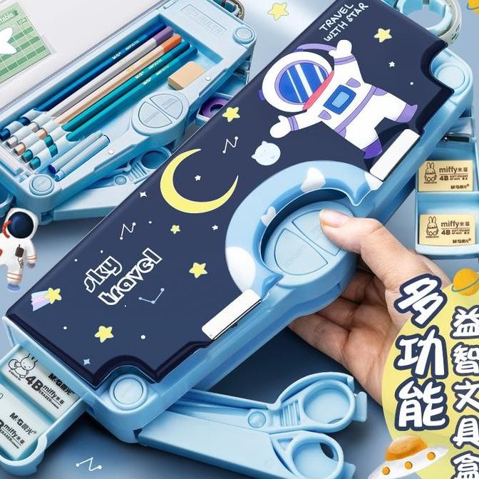 

Terbaru Tempat Pensil Transparan Double Layer Plastik - Pencil Case Lucu Stationery