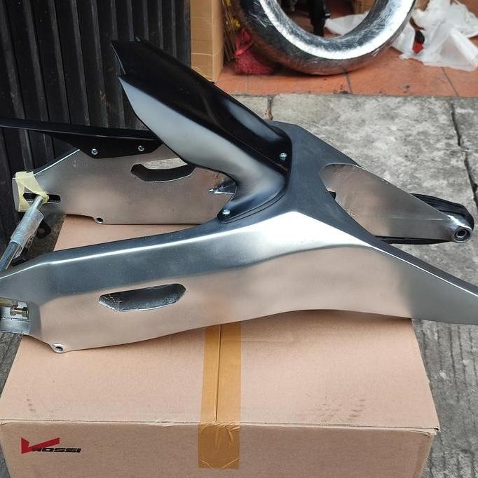 swing arm GSX 150 custom R1M