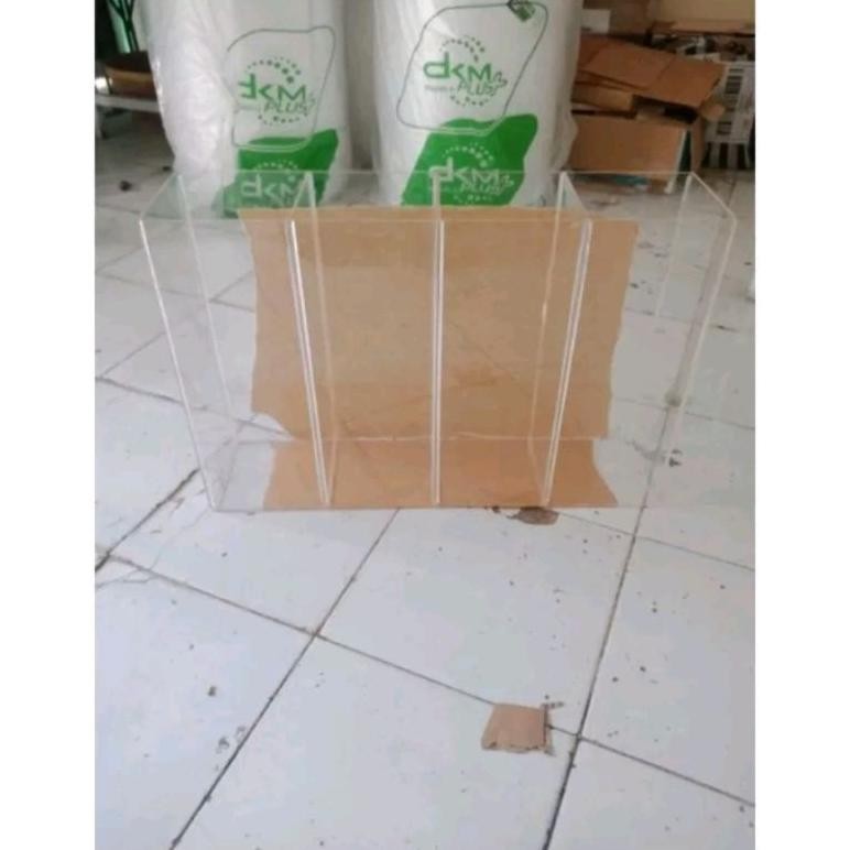 Etalase Akrilik Buah Jeruk Peras Dengan Sekat Nugi