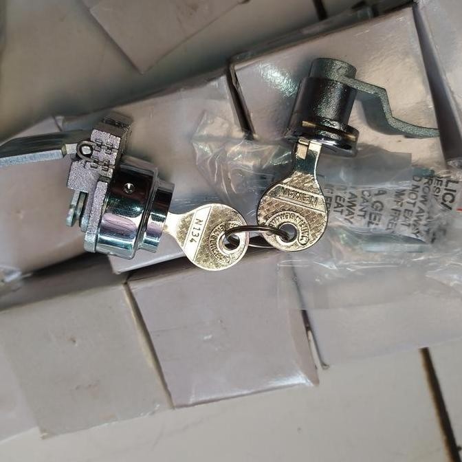 PROMO kunci stang bagasi Vespa vbb neiman import baru cakep satu anak kunci