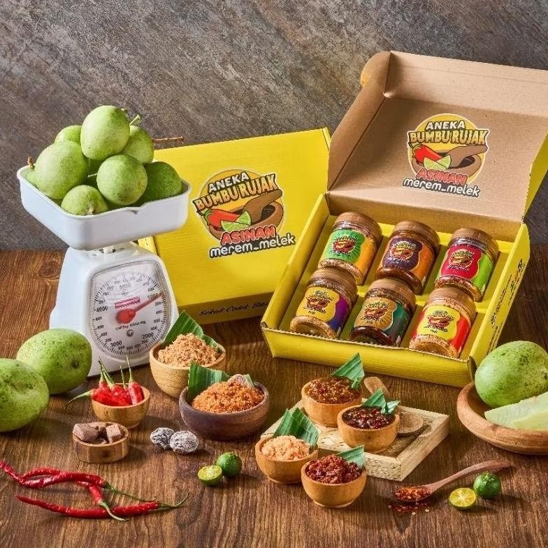 

Mangga Muda 1 KILO + Aneka Bumbu Rujak Lengkap ( Isi 6 toples ) aSt