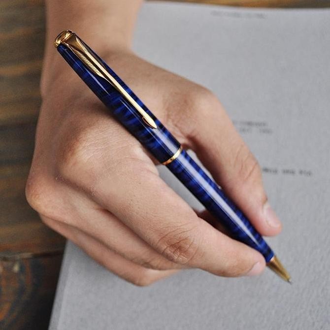 

TERBARU - Parker Sonnet Limited Edition Laque Midnight Blue Ballpoint