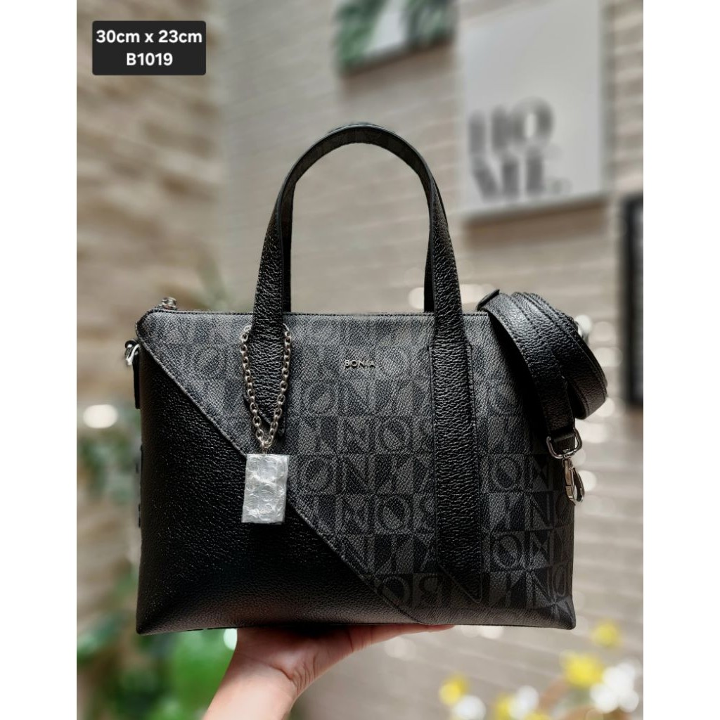 tas Bonia hitam mix monogram hitam original size besar
