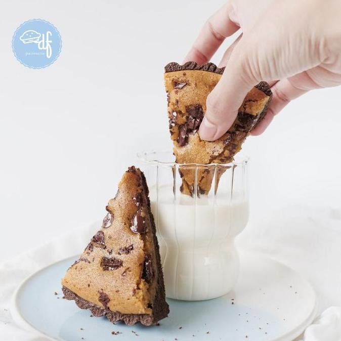 

Choco Chip Cookie Pie Lembut Isi Cokelat Premium Snack Stok Terbatas