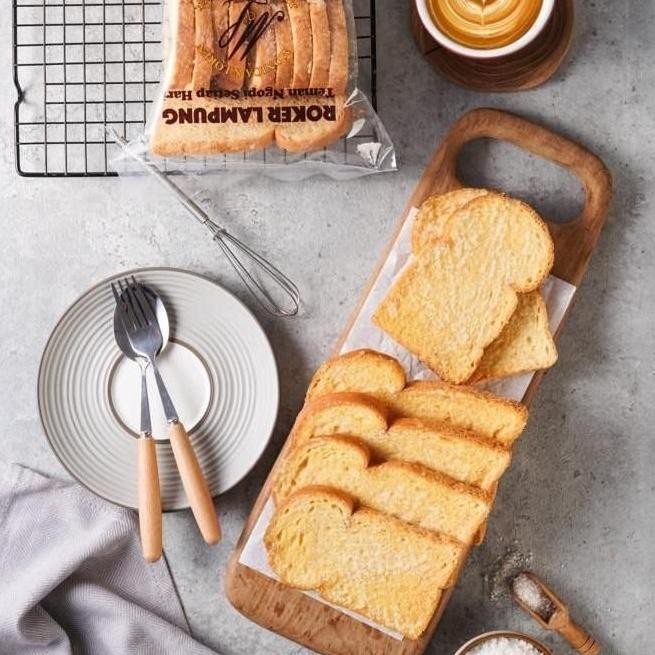 

Roti Kering Roker 1 Dus isi 8 Pack - Oleh Oleh Monica & Loren Lampung Stok Terbatas