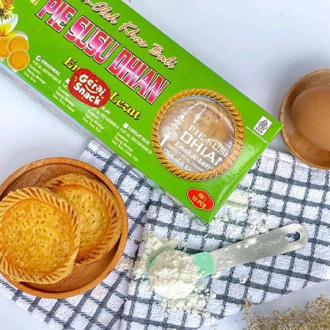 

Pie Susu Dhian 1 Box isi 10 pcs - Oleh Oleh Khas Bali Best Seller Stok Terbatas