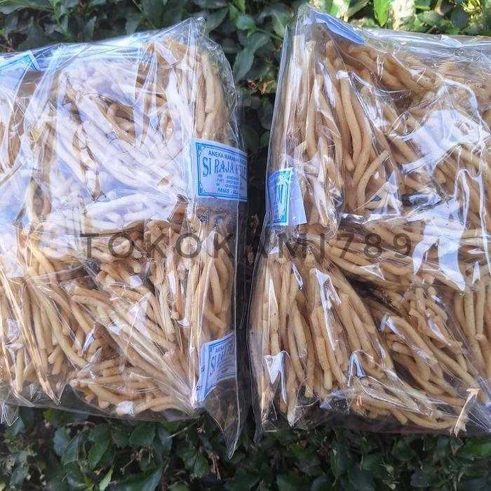 

FF Sistik Stik Pedas Cemilan Makanan Jajanan Ringan Oleh-oleh Si Raja Pelem 1 Pak Isi 20 Bungkus Snack
