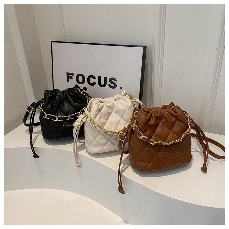 【Amy】【COD】Tas wanita Chanel dengan rantai berlian, tas bucket, tas selempang serbaguna