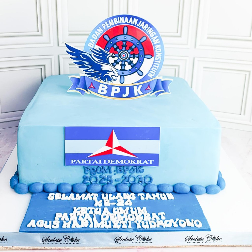 

Kue Ulang Tahun/Birthday Cake/Kue Ultah tema Biru/Kue Birthday Cake Jakarta