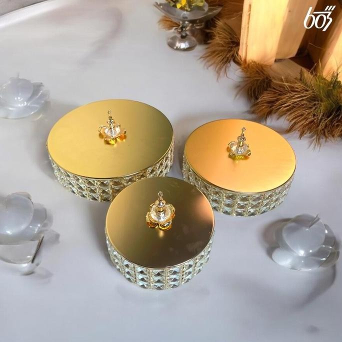 

PROMO DISKON - [COD] 60 STORE Wadah Permen / Metal Crystal Candy Box Glass Jar Deer Head Storage / Tempat Permen Lebaran 20 cm