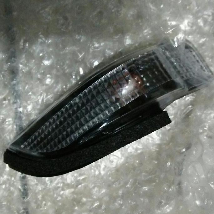 Lampu Sen Spion Sigra Kanan Baru