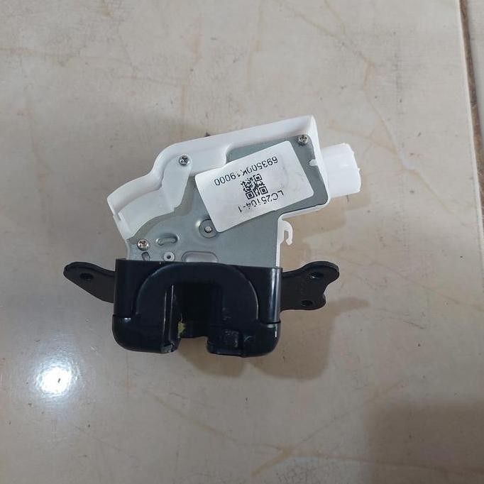 BEBAS ONGKIR - Door Lock Bagasi Innova Reborn 2016 2022 0riginal