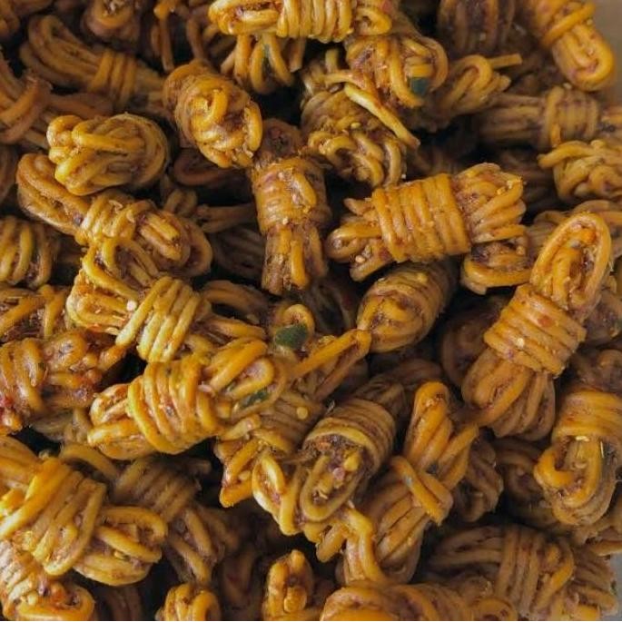 

1 kg Mie gulung pedas cikruh daun jeruk