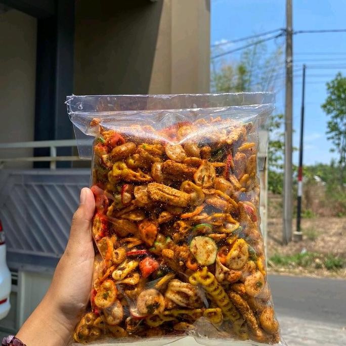 

[500GR] KERUPUK SEBLAK CAMPUR MIX CIKRUH PEDAS DAUN JERUK 500GR Food Snacks Krupuk