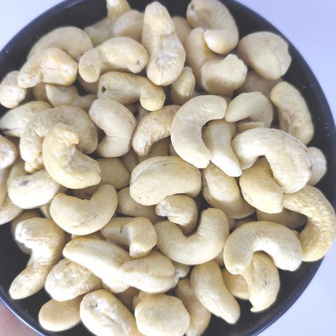 

1kg Kacang Mede - Mete - Mentah - Raw Cashew - Jumbo - Utuh Sulawesi