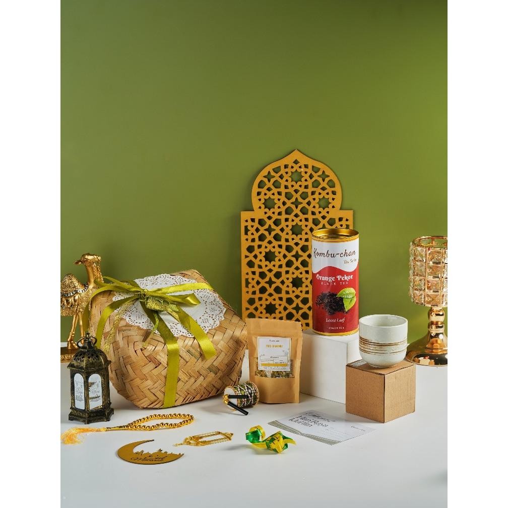 

Hampers Idul Fitri Lebaran Gift Set murah dengan kartu ucapan dan custom notes