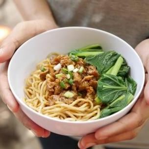 

Mie Basah Lengkap + Bumbu | Mie Telur Ayam Kampung + Bumbu | 1 Porsi