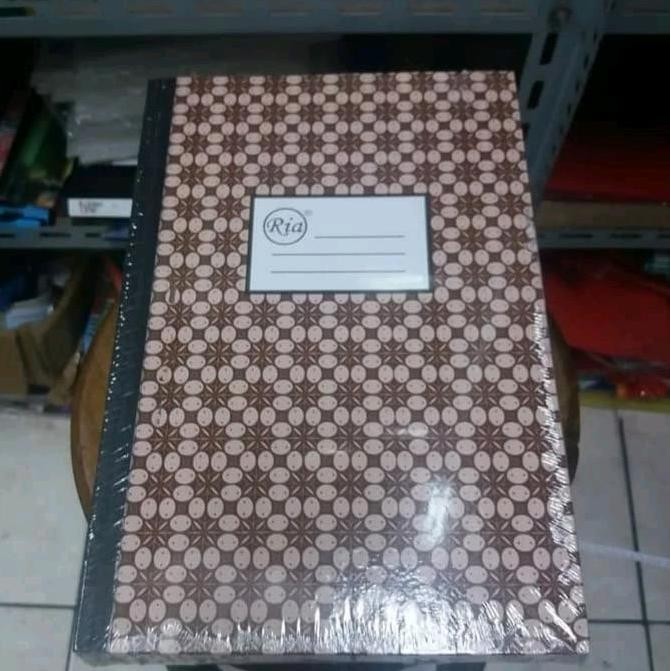 

Buku Folio 300 Lembar Ria Co