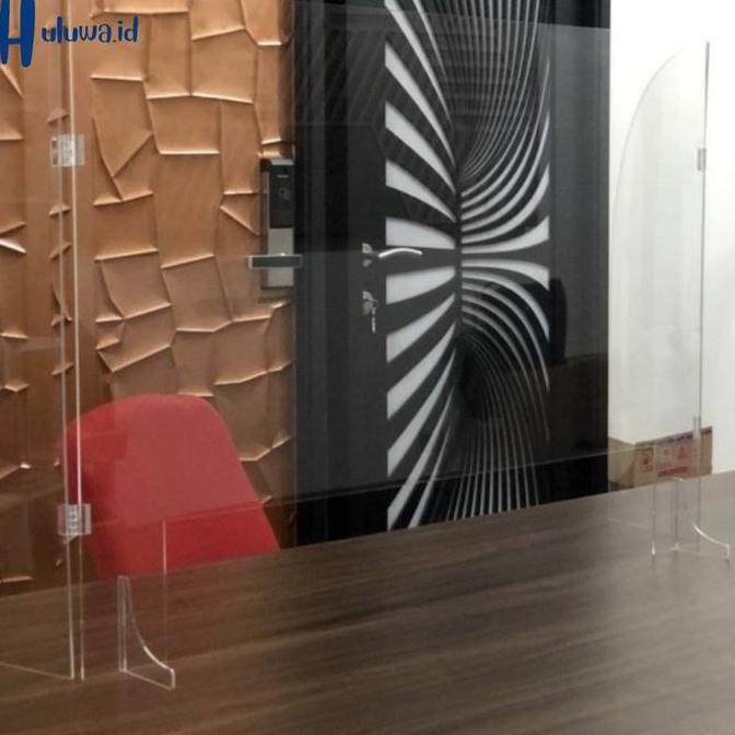 

Partisi Acrylic Pembatas Meja 3Mm 3 Sisi Co