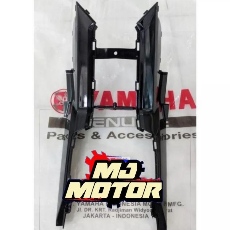 COVER 1 BODY TENGAH MX KING HITAM METALIK ORINAL YAMAHA 2PV-F842M-00