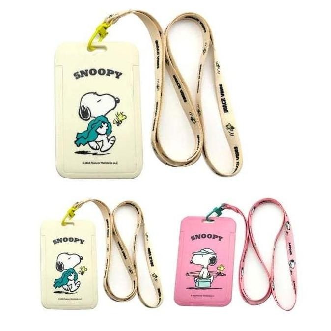 

READY Miniso Tempat Kartu dengan Tali - Snoopy Summer Travel Collection NEW
