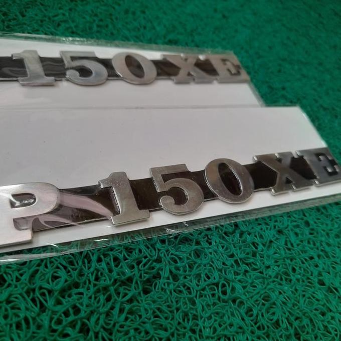 Emblem emblim tepong vespa p150xe almunium bagus presisi