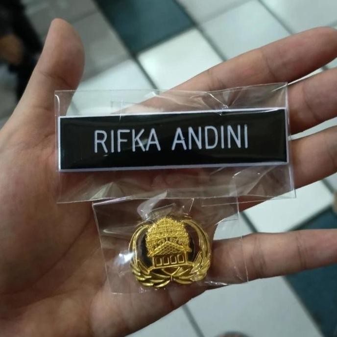 hanya disini] pin nama dada magnet dan pin korpri satu set