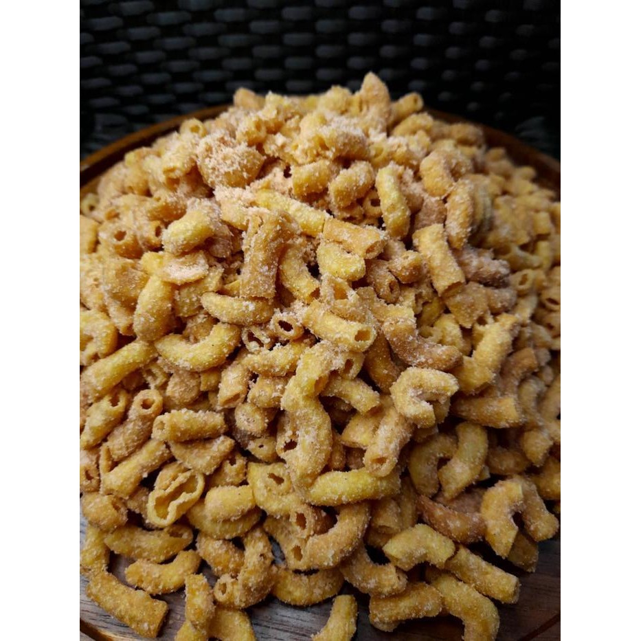

Cri Makaroni Renyah 500 Gram / Cemilan Kering/ Aneka Makaroni Goreng Food Snacks Pedas